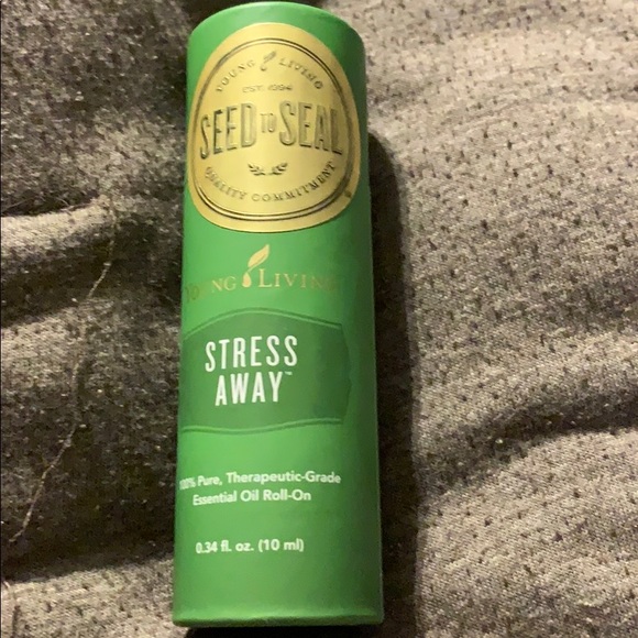 Young living Stress Away Roll on - Picture 1 of 2